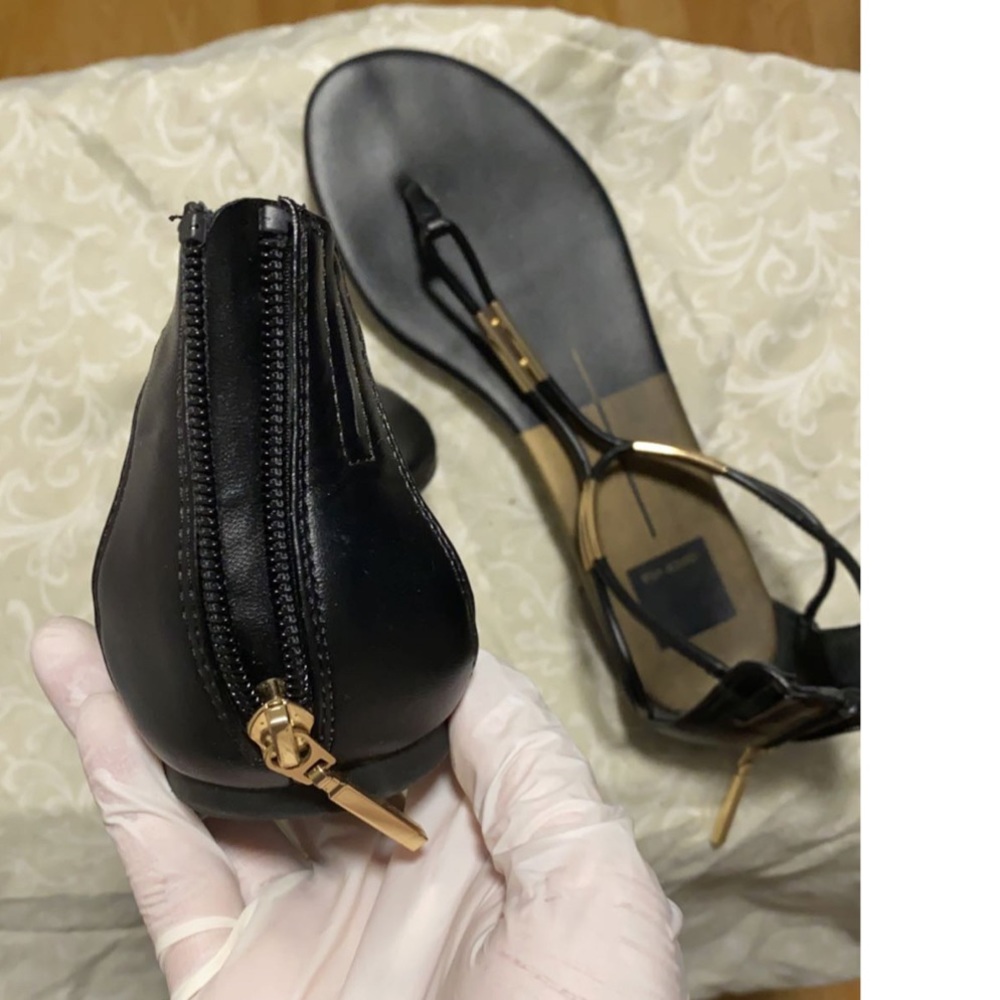 Dolci Vita Black Gold Leather Zipper Sandals